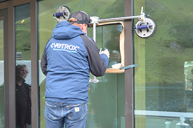 vetrox, glaskratzer entfernen, glasreparatur, verkratztes glas, glasschutz, esg, vsg, isolierglas, glasoberfläche, float, brandschutzglas